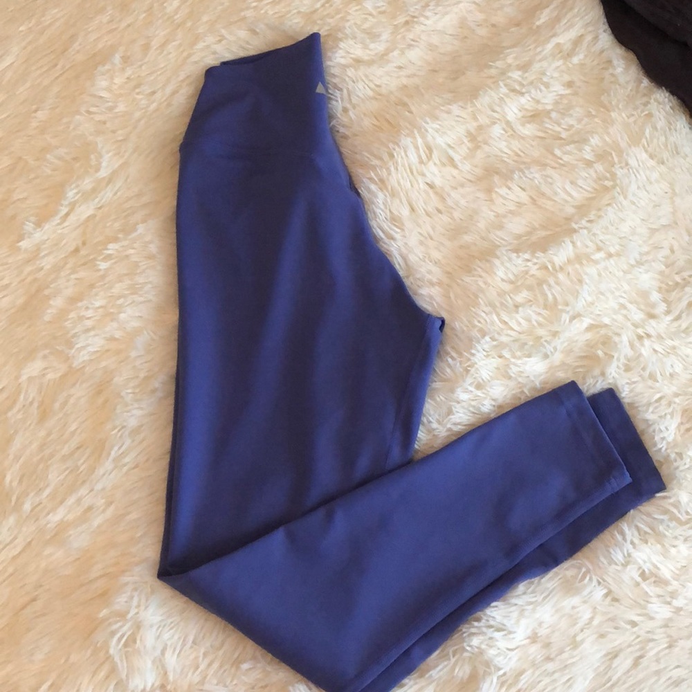 Balance Athletica leggings 💜
